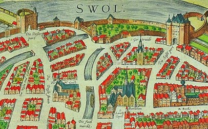 <p>Detail van de stadsplattegrond van Zwolle van Braun en Hogenberg uit omstreeks 1580. De kaart blinkt niet uit in nauwkeurigheid, maar geeft wel een goed beeld van het knooppunt rond de Kruitmakerstoren, waar de Kleine Aa de stad binnenstroomt en de laat-middeleeuwse stadsmuur en de 15e-eeuwse voorwal op elkaar aansluiten. Tussen de voorwal en de stadsmuur ligt een open (groen) gebied (HCO). </p>
